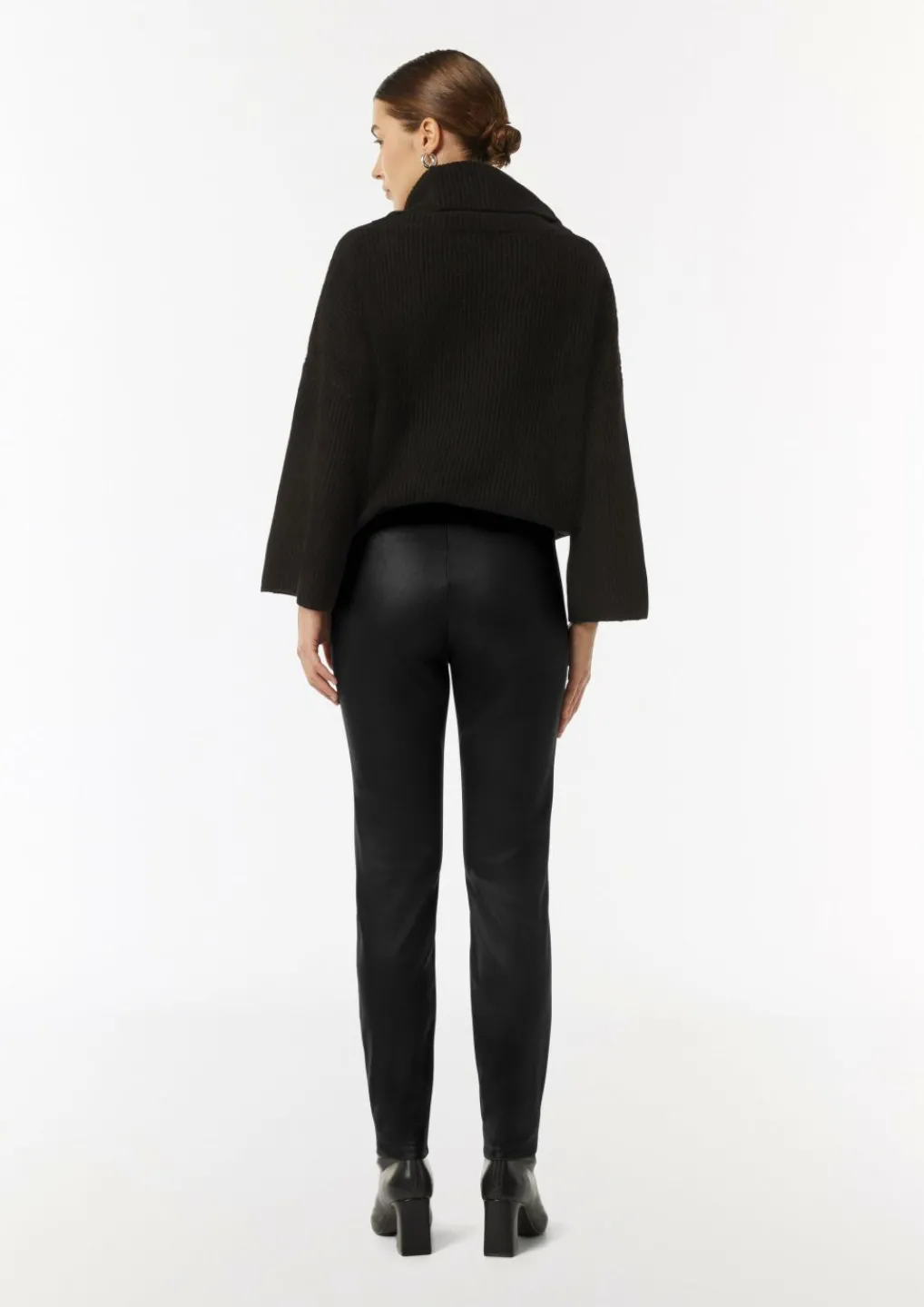 Beschichtete Hose im Skinny Fit-Comma Sale