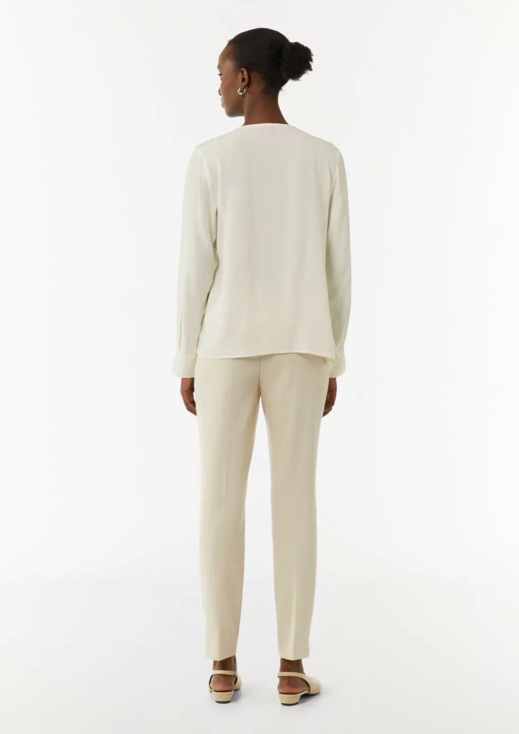 Bluse in Crêpe-Optik mit satiniertem V-Ausschnitt-Comma Online
