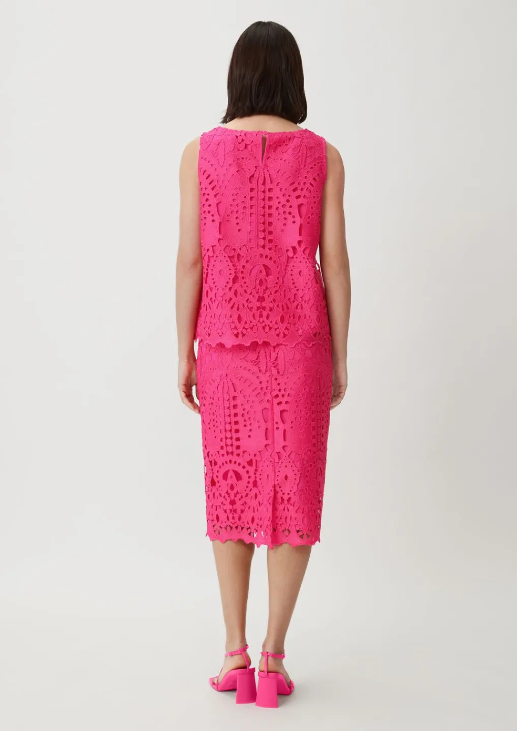 Blusentop aus Broderie Anglaise-Comma Hot