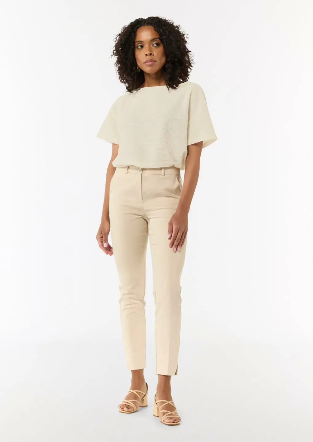 Boxy-Shirt aus Feinstrick mit U-Boot-Ausschnitt-Comma Fashion