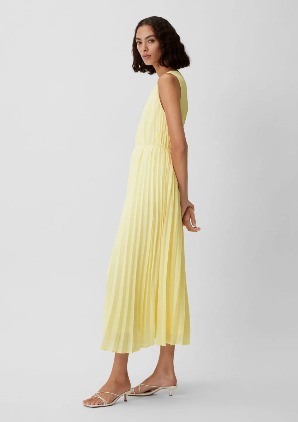 Chiffonkleid mit Plisseefalten-Comma Fashion