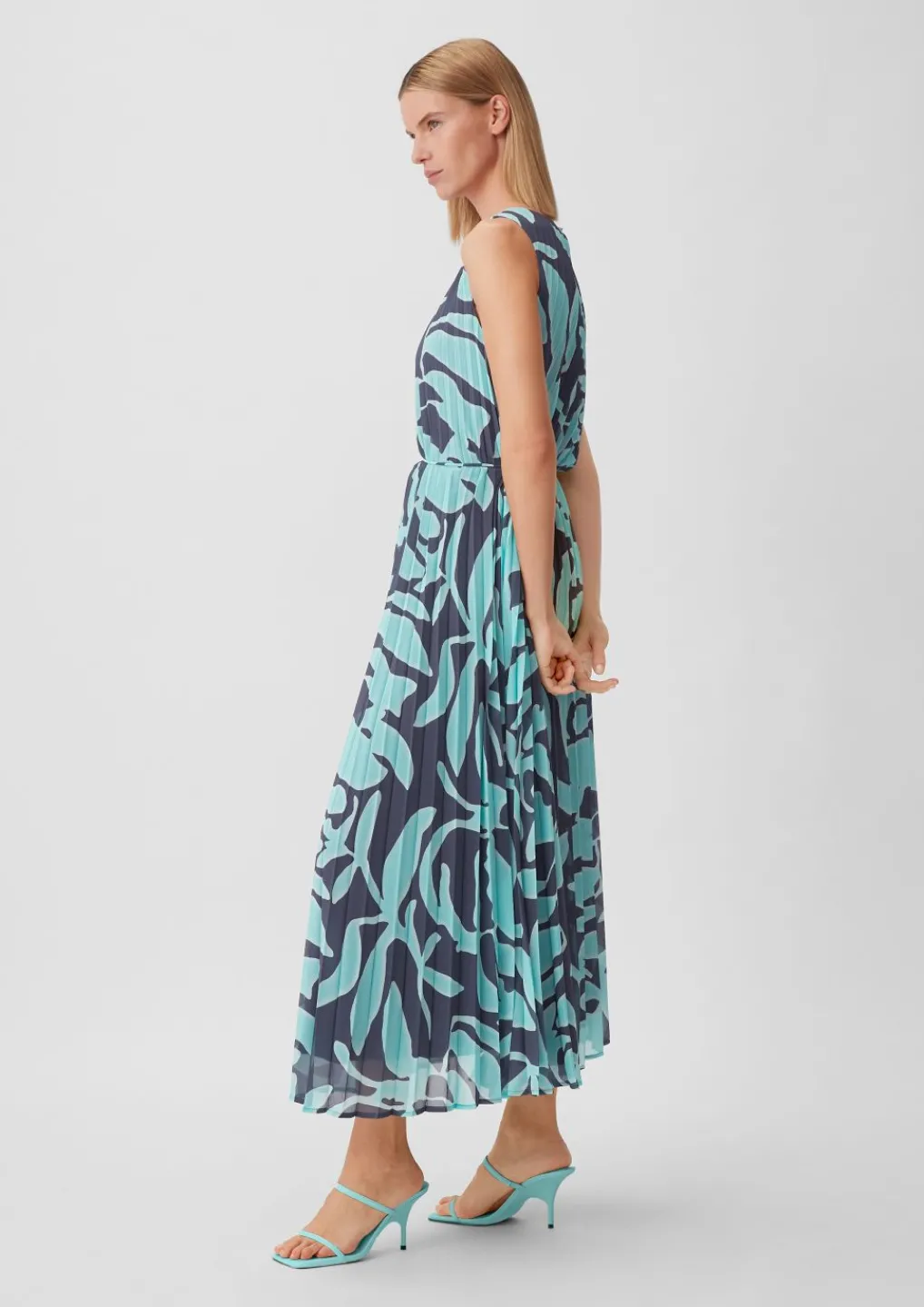 Chiffonkleid mit Plisseefalten-Comma Sale