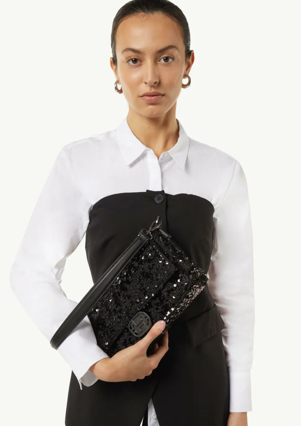 Crossbody-Bag aus Rindsleder mit Pailletten-Comma Hot
