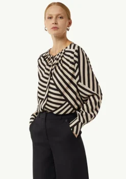 Crêpe-Bluse mit All-over-Print und Faltendetails-Comma Fashion