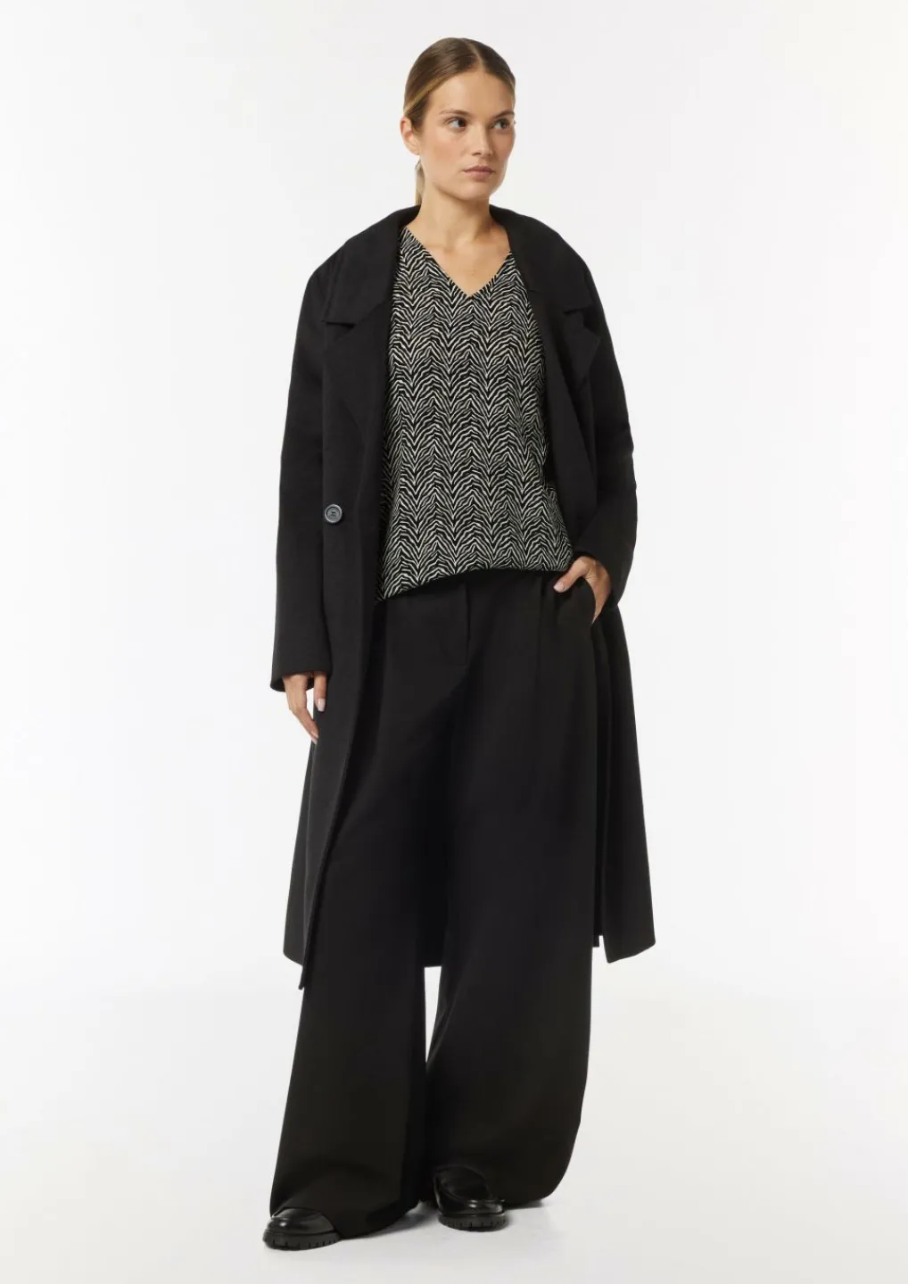 Crêpe-Bluse mit kurzen Ballonärmeln-Comma Discount