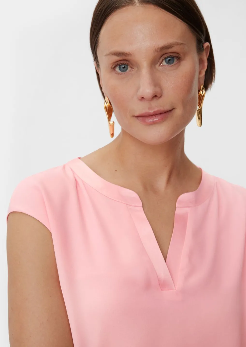 Crêpe-Bluse mit Satin-Detail-Comma Fashion