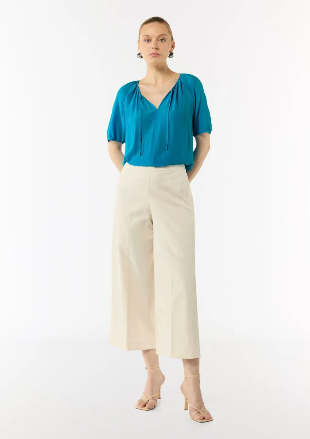Crêpe-Bluse mit voluminösen Ärmeln und Raffung-Comma Sale