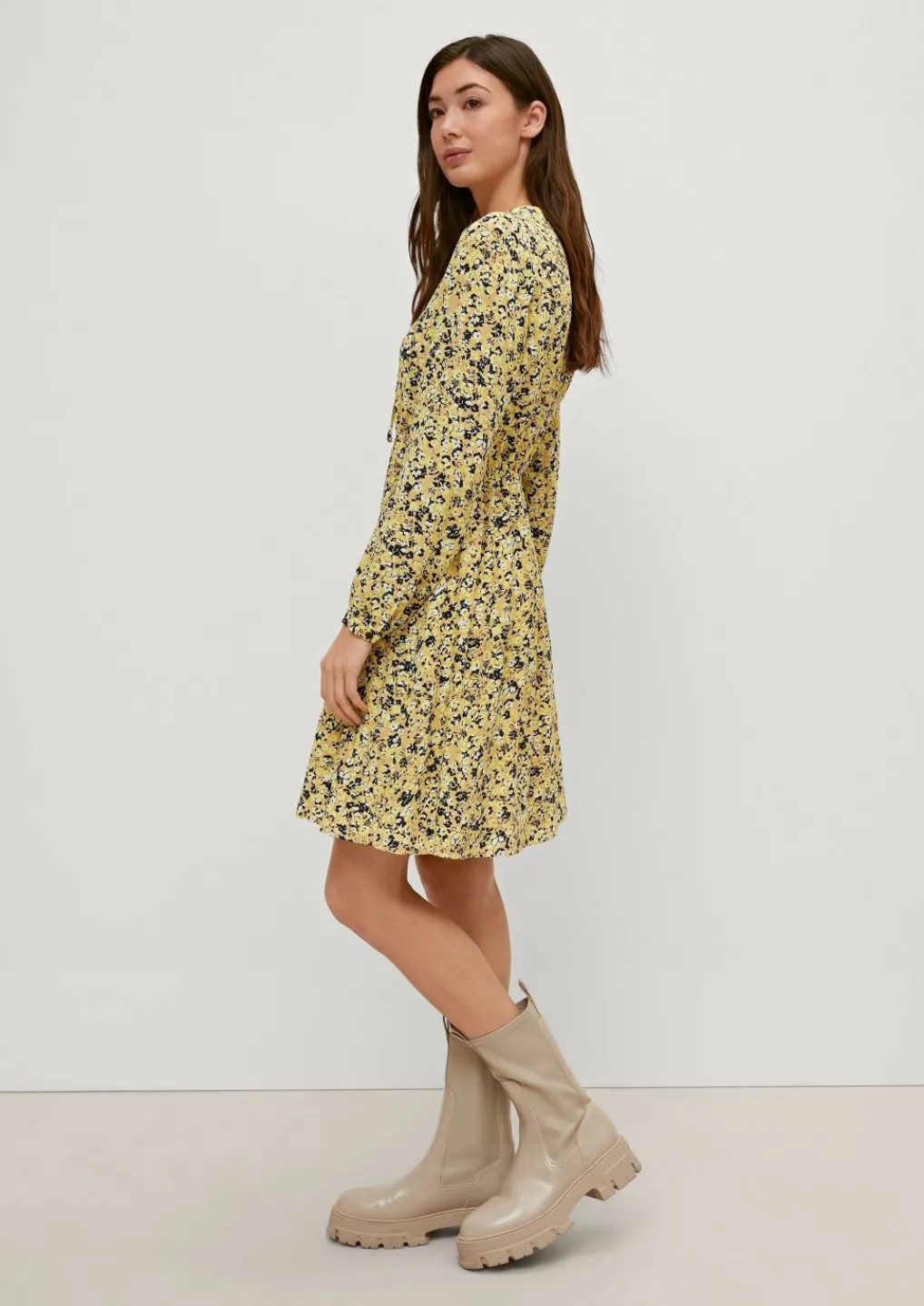 Crêpe-Kleid aus Viskose-Comma Fashion