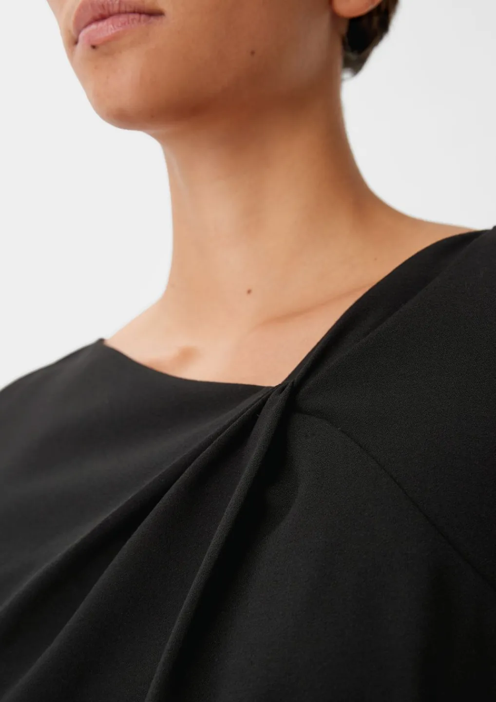 Crêpe-Kleid mit Knotendetail-Comma Online