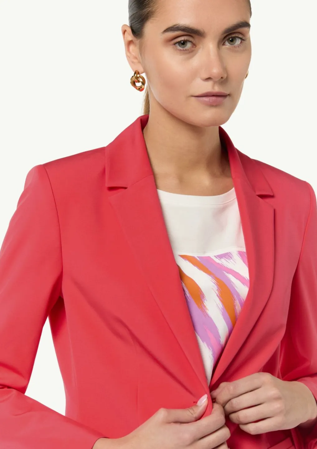 Elastischer, taillierter Blazer aus Viskosemix-Comma New
