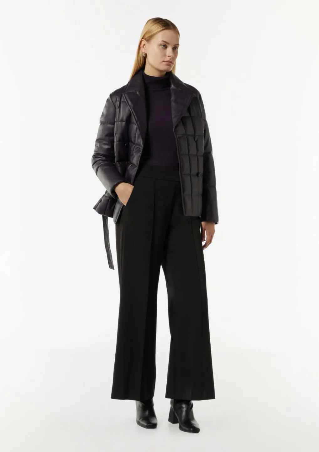 Eleganter Feinstrickpullover mit Rollkragen-Comma Best