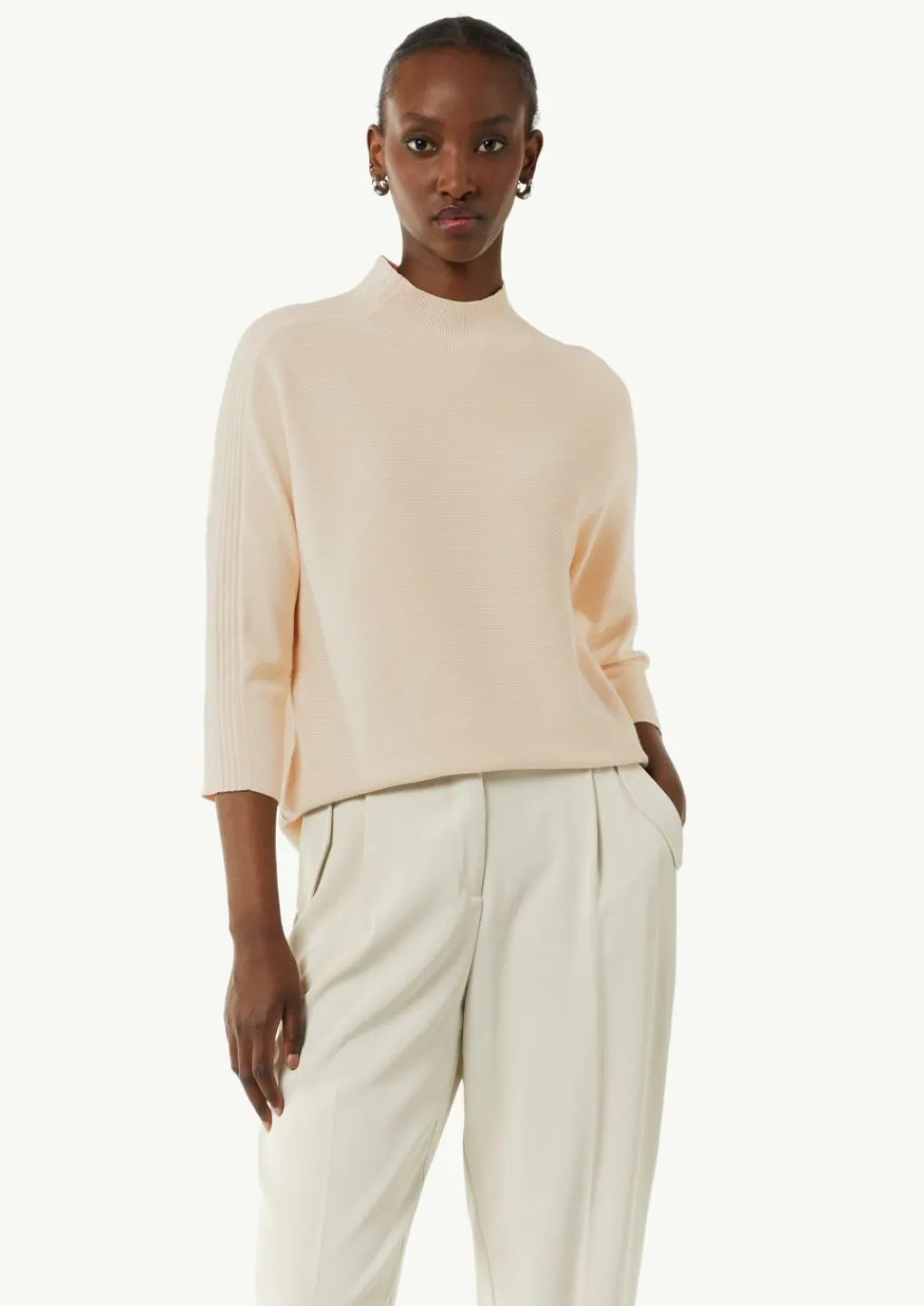 Feinstrickpullover mit Stehkragen und Rippdetail-Comma Best