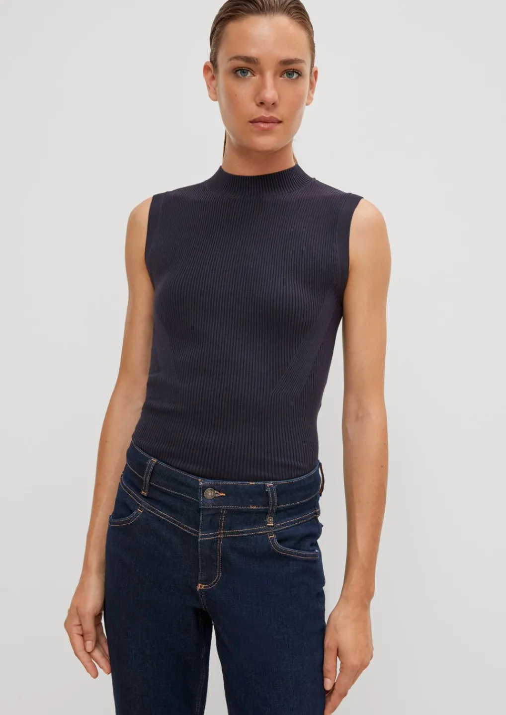 Feinstricktop aus Viskosemix-Comma Hot
