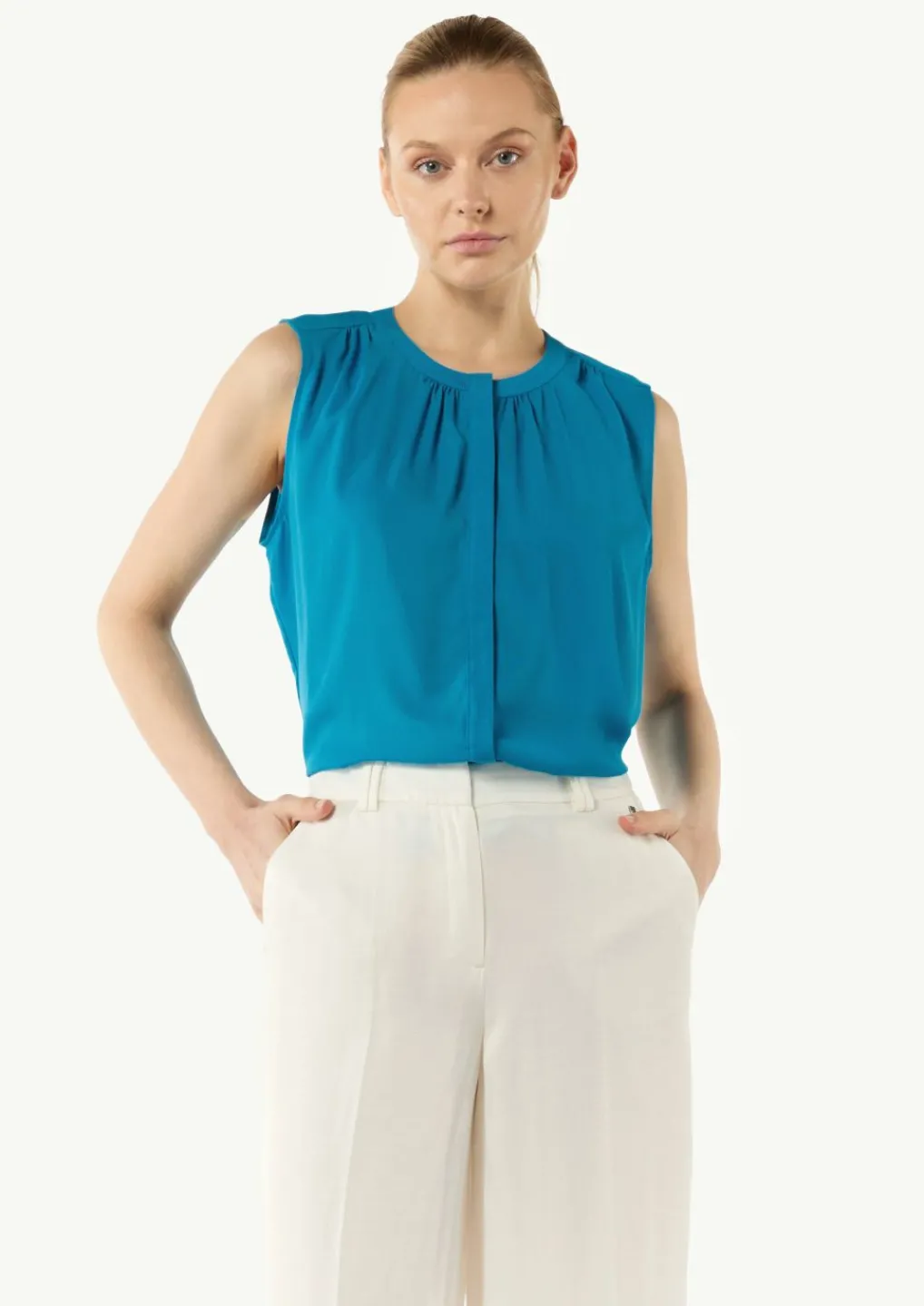 Fließende Chiffonbluse mit Knopfleiste-Comma Discount