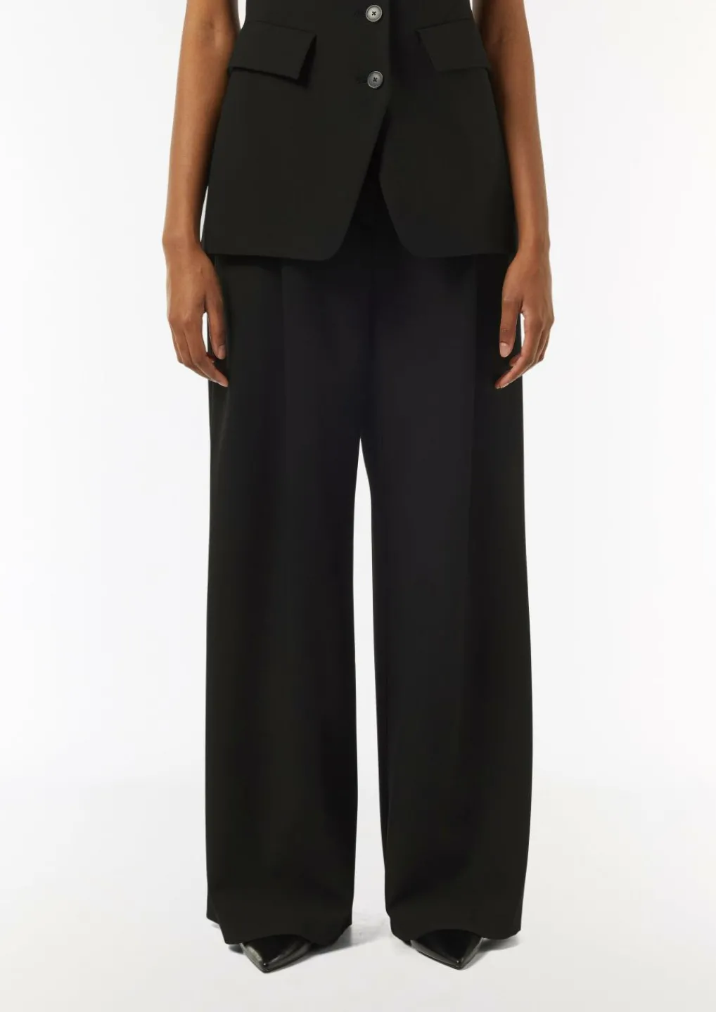 Fließende Hose mit Wide Leg und Bundfalte-Comma Clearance