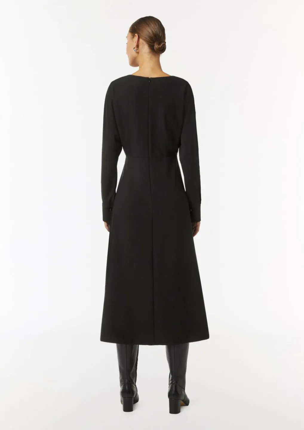 Fließendes Crepe-Kleid mit V-Ausschnitt-Comma Sale