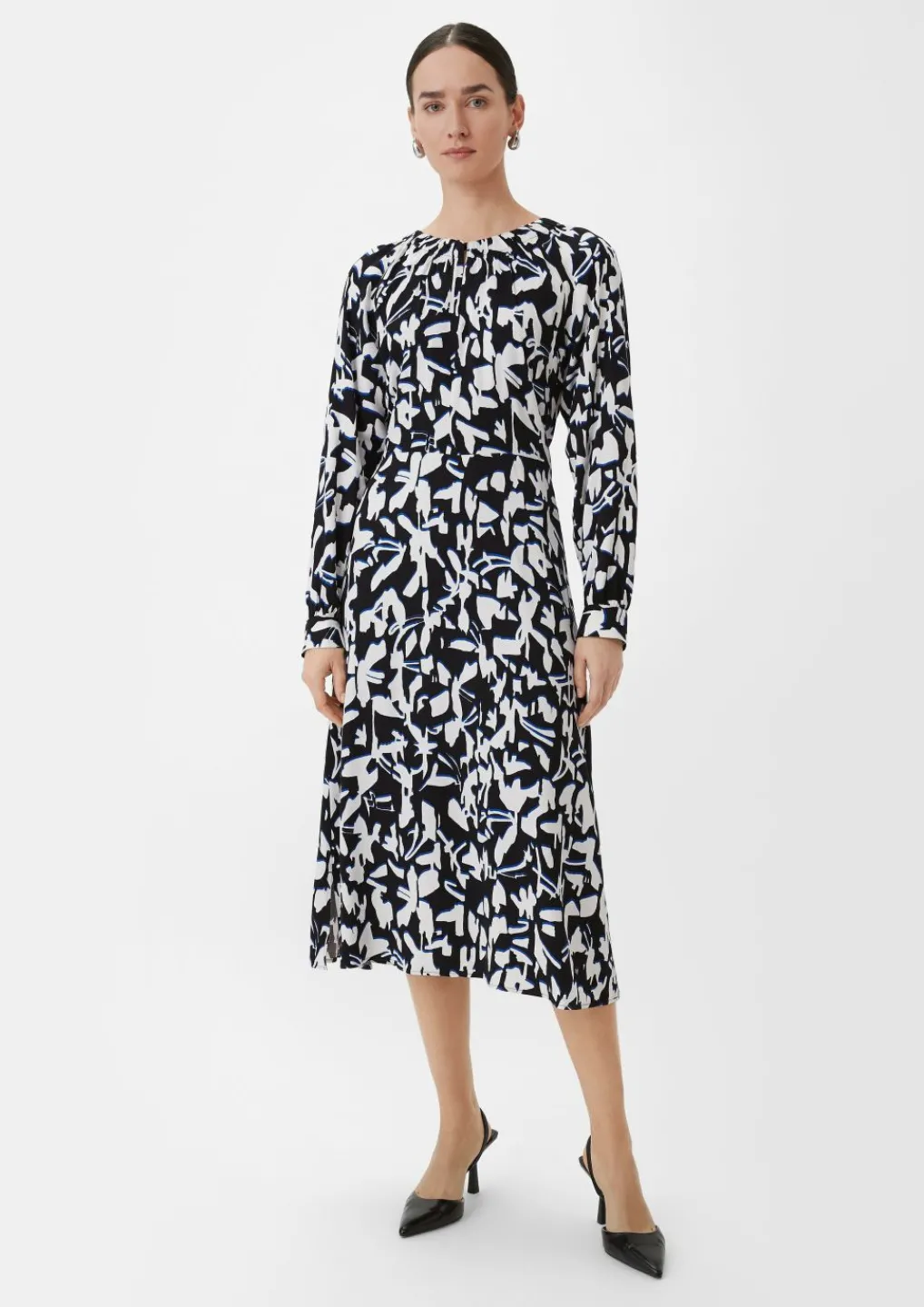 Fließendes Maxikleid mit All-over-Print-Comma Online