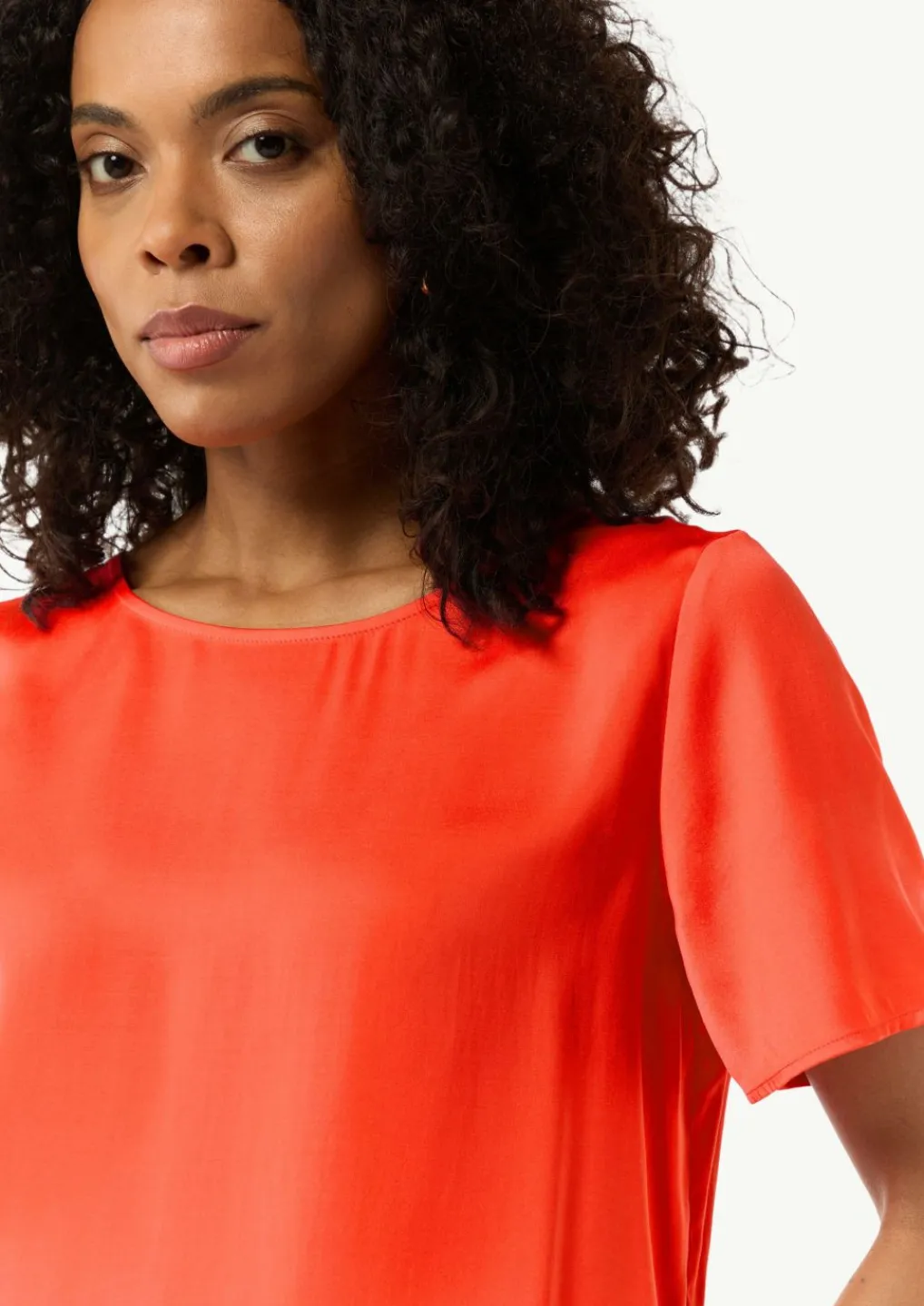 Fließendes Shirt aus Satin im Relaxed Fit-Comma Hot