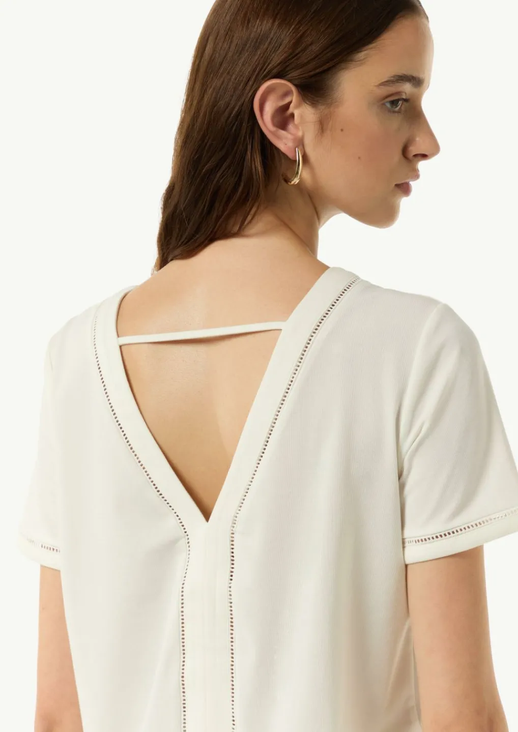 Fließendes T-Shirt mit Rücken-Detail-Comma Fashion