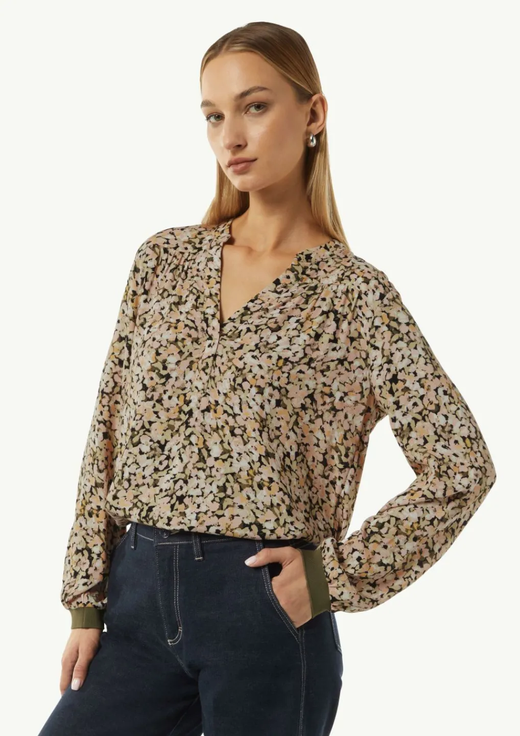 Floral gemusterte Bluse aus Crêpe mit Rippdetail-Comma Best