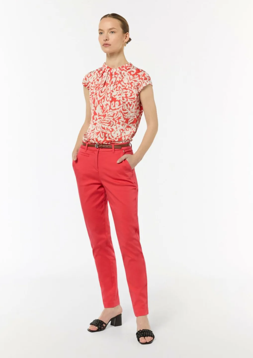 Gemusterte, hochgeschlossene Bluse aus Satin-Comma Sale