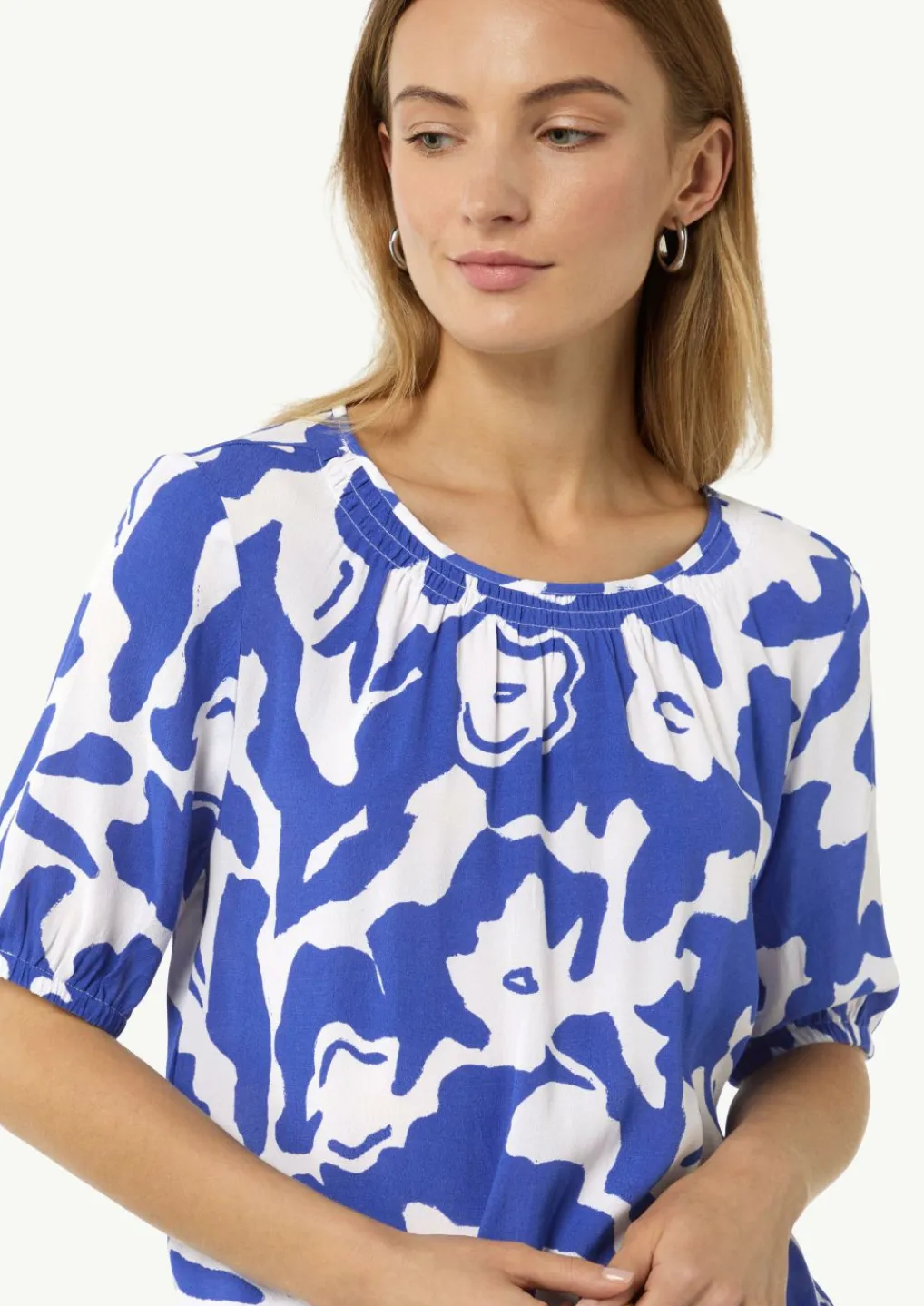 Gemusterte Kurzarmbluse-Comma New