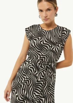 Gemusterter Overall mit Bindegürtel und Faltendetails-Comma Hot