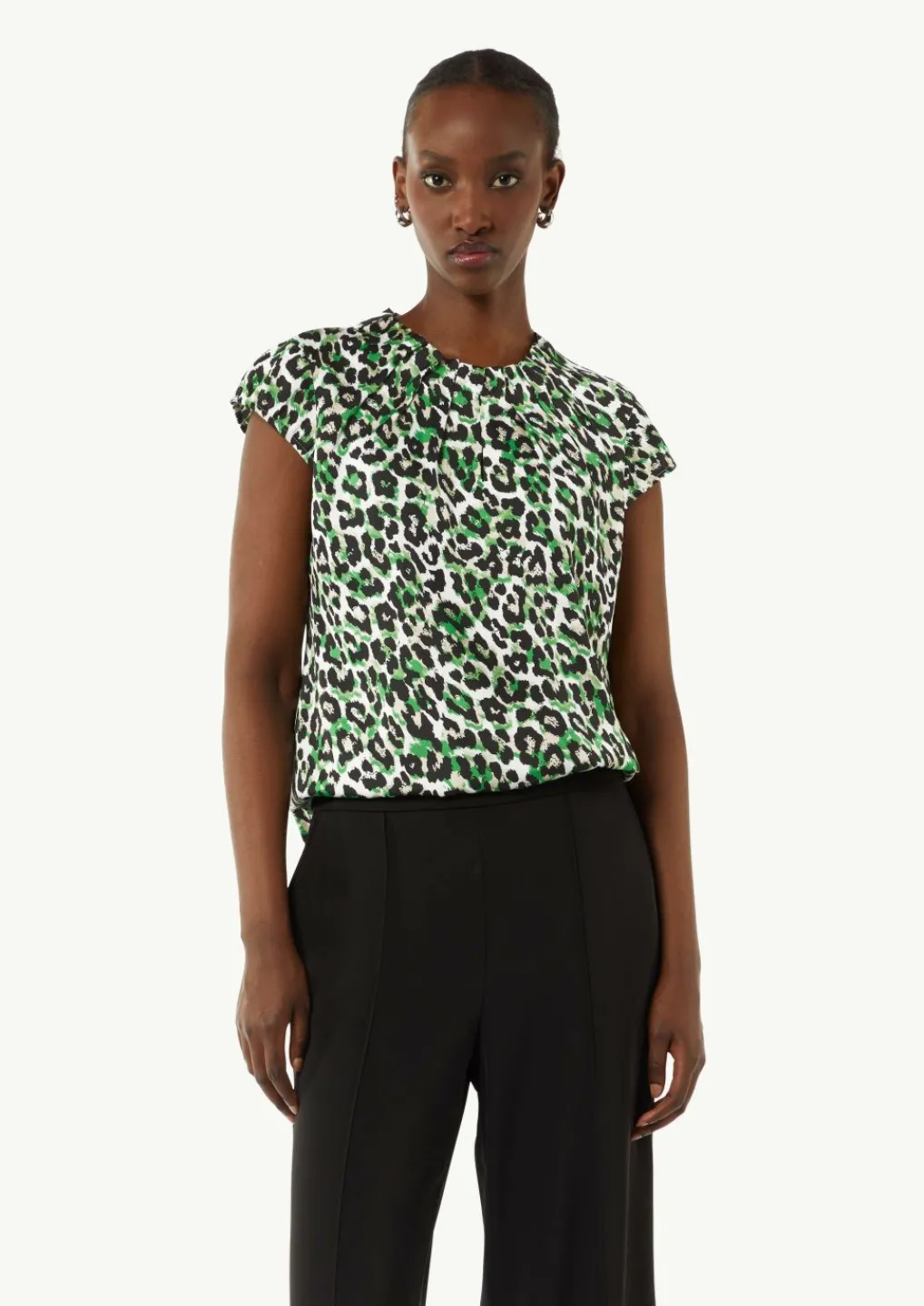 Gemusterte Satinbluse mit Raffung-Comma Fashion