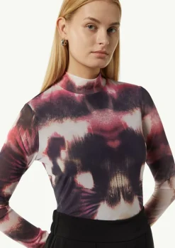 Gemustertes Mesh-Shirt mit Raffungsdetails-Comma Hot