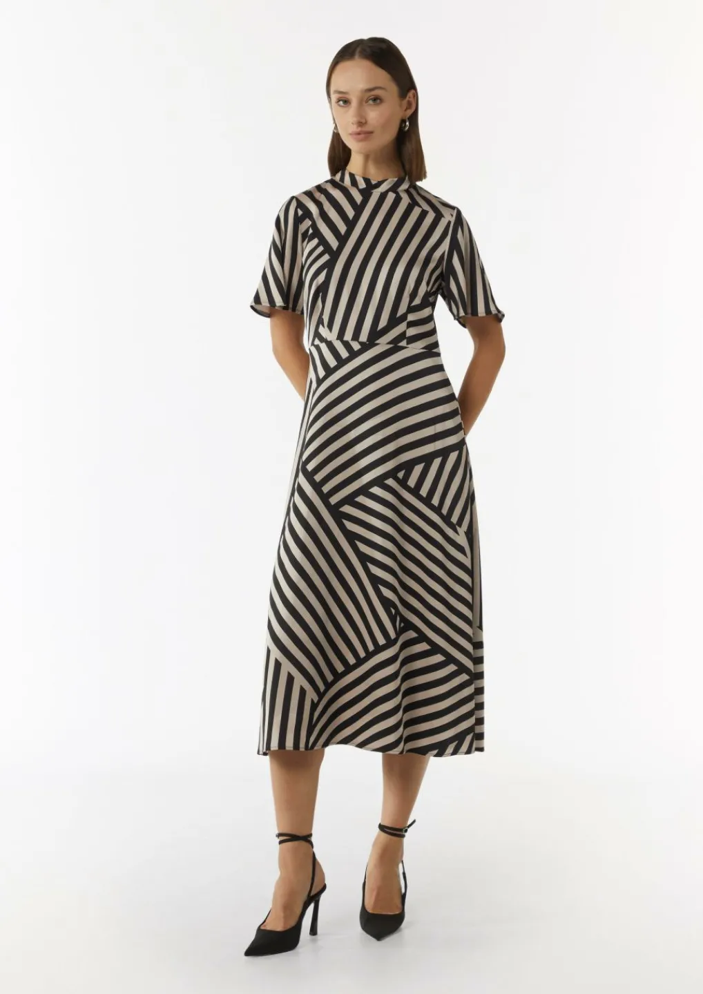Gemustertes Midikleid aus Satin-Comma New