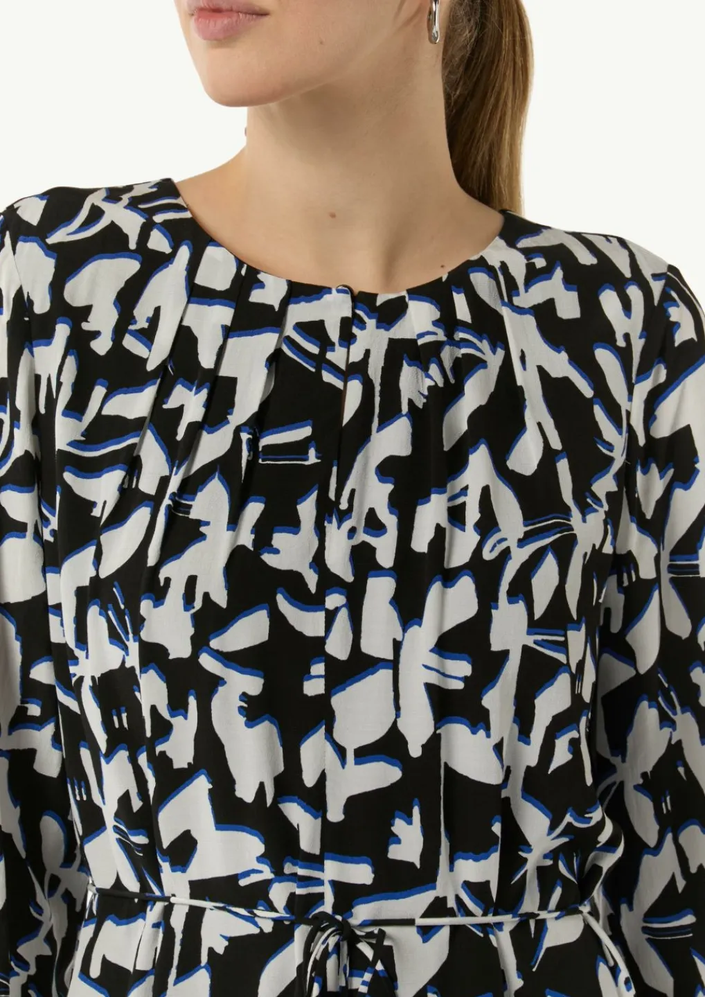 Gemustertes Midi-Kleid mit Faltenausschnitt-Comma Clearance