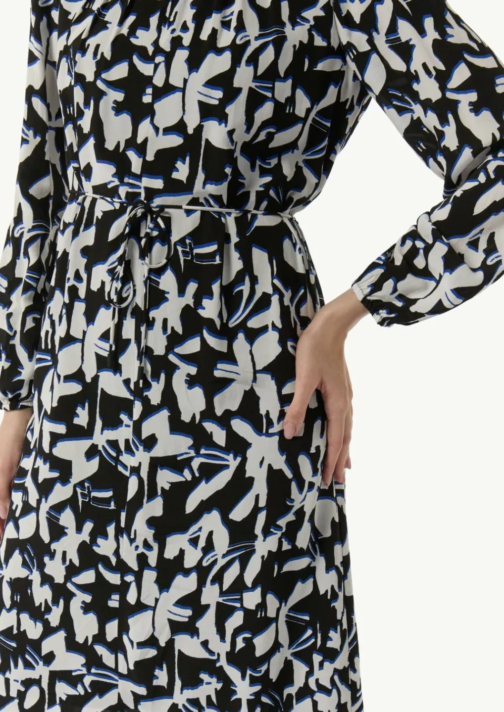 Gemustertes Midi-Kleid mit Faltenausschnitt-Comma Clearance