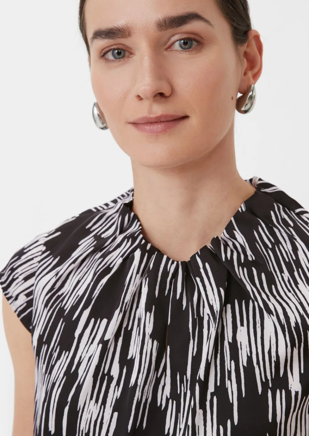 Geraffte Bluse mit All-over-Print-Comma Fashion