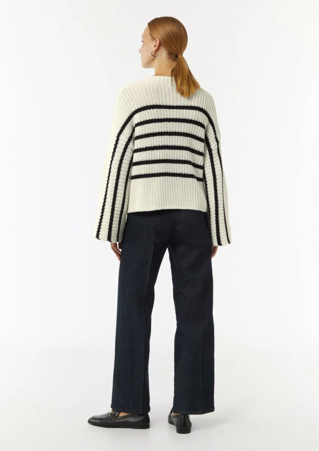Gestreifter Strickpullover mit Trompeten-Ärmeln-Comma Outlet
