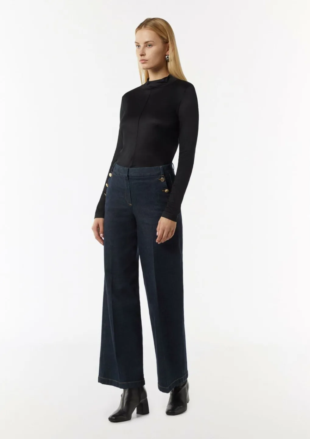 Jeans mit dunkler Waschung-Comma Hot