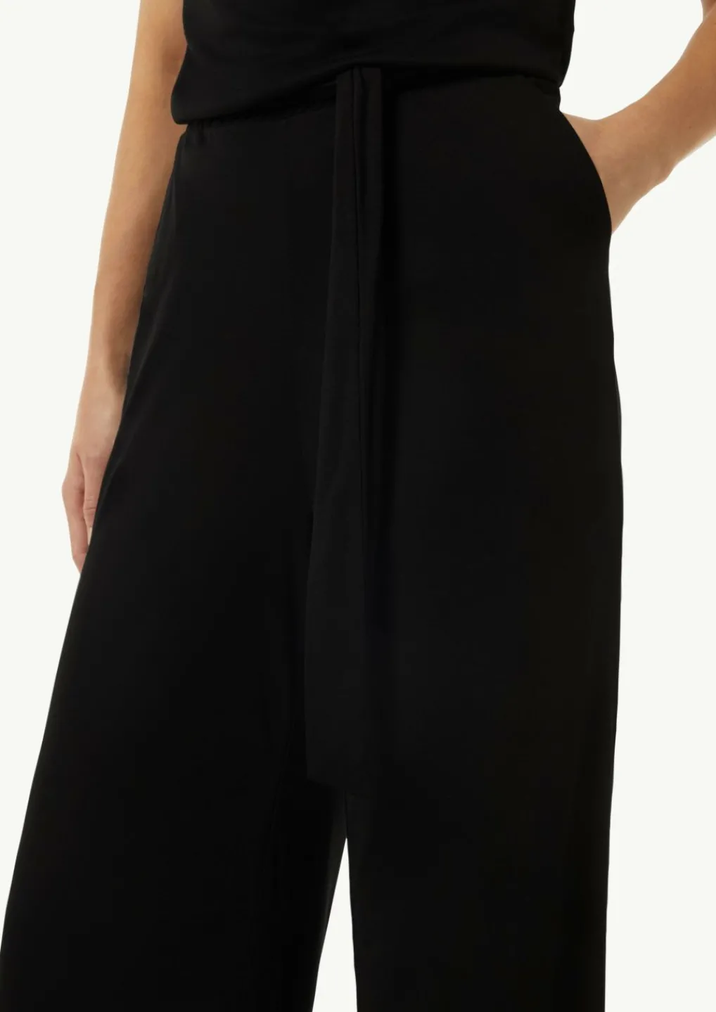 Jersey-Jumpsuit mit Wasserfall-Ausschnitt-Comma Best