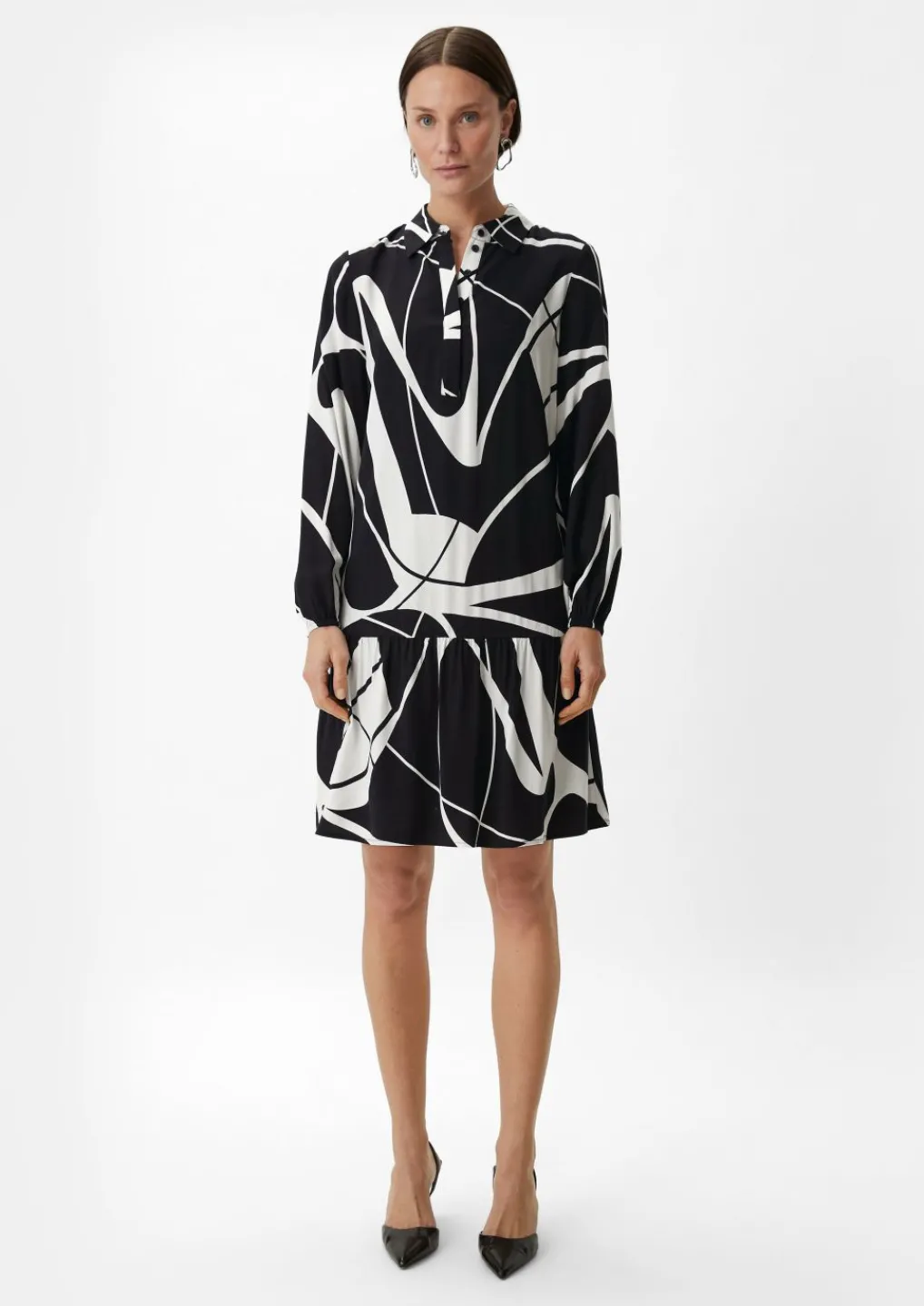 Kleid aus Viskose mit All-over-Print-Comma Best