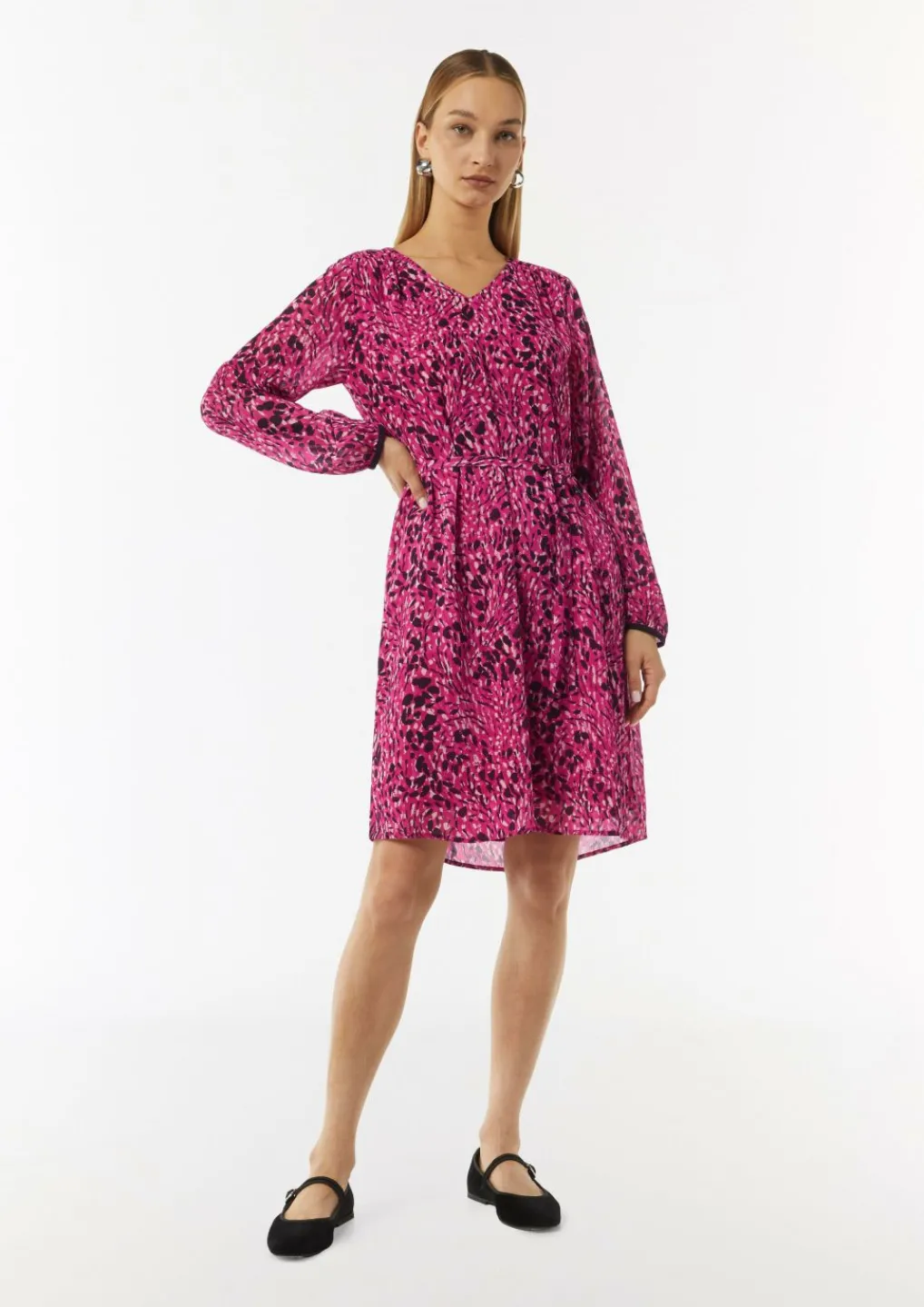 Kleid mit All-over-Print und Bindegürtel-Comma New
