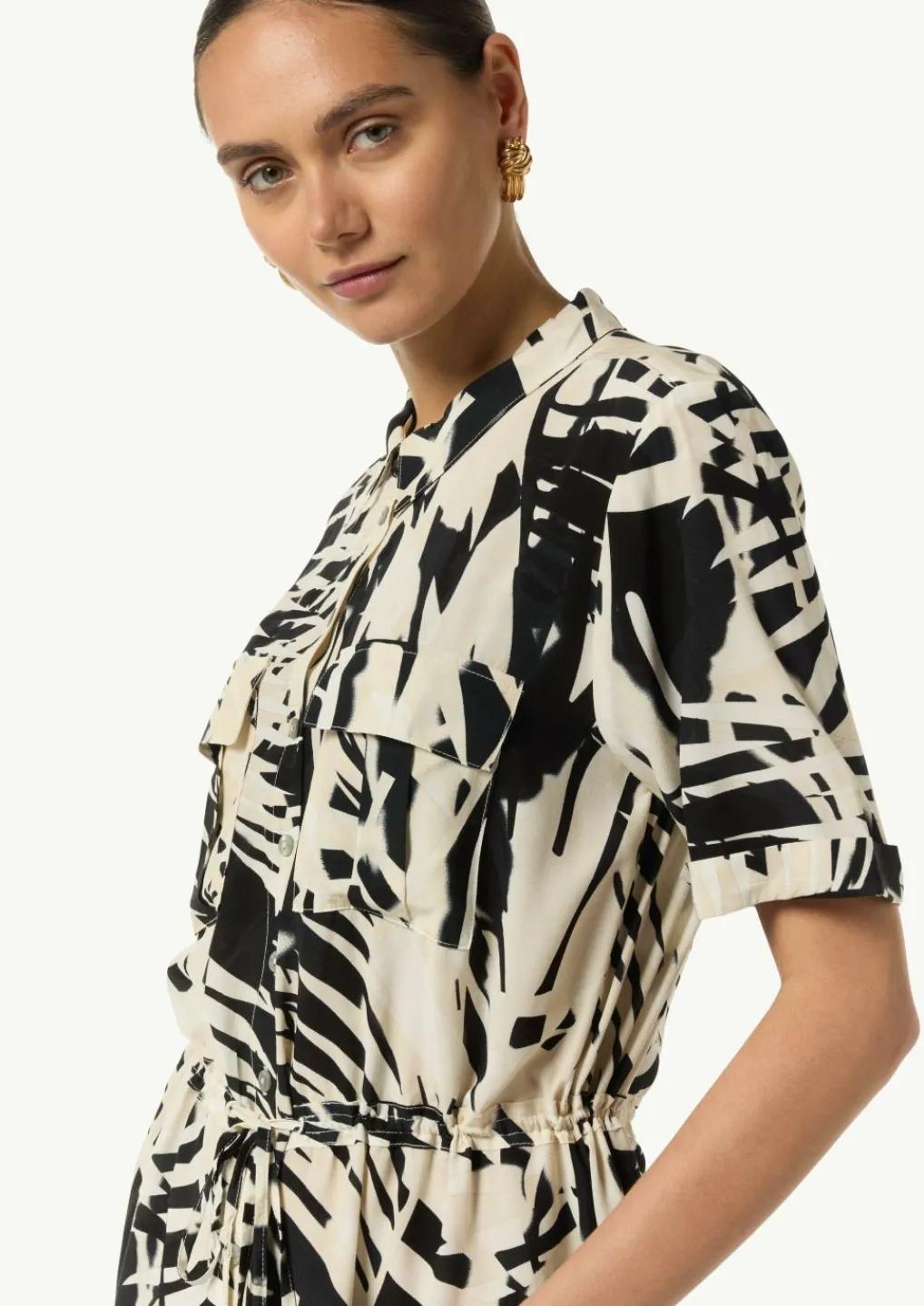 Kleid mit Knopfleiste und Hemdkragen-Comma Online