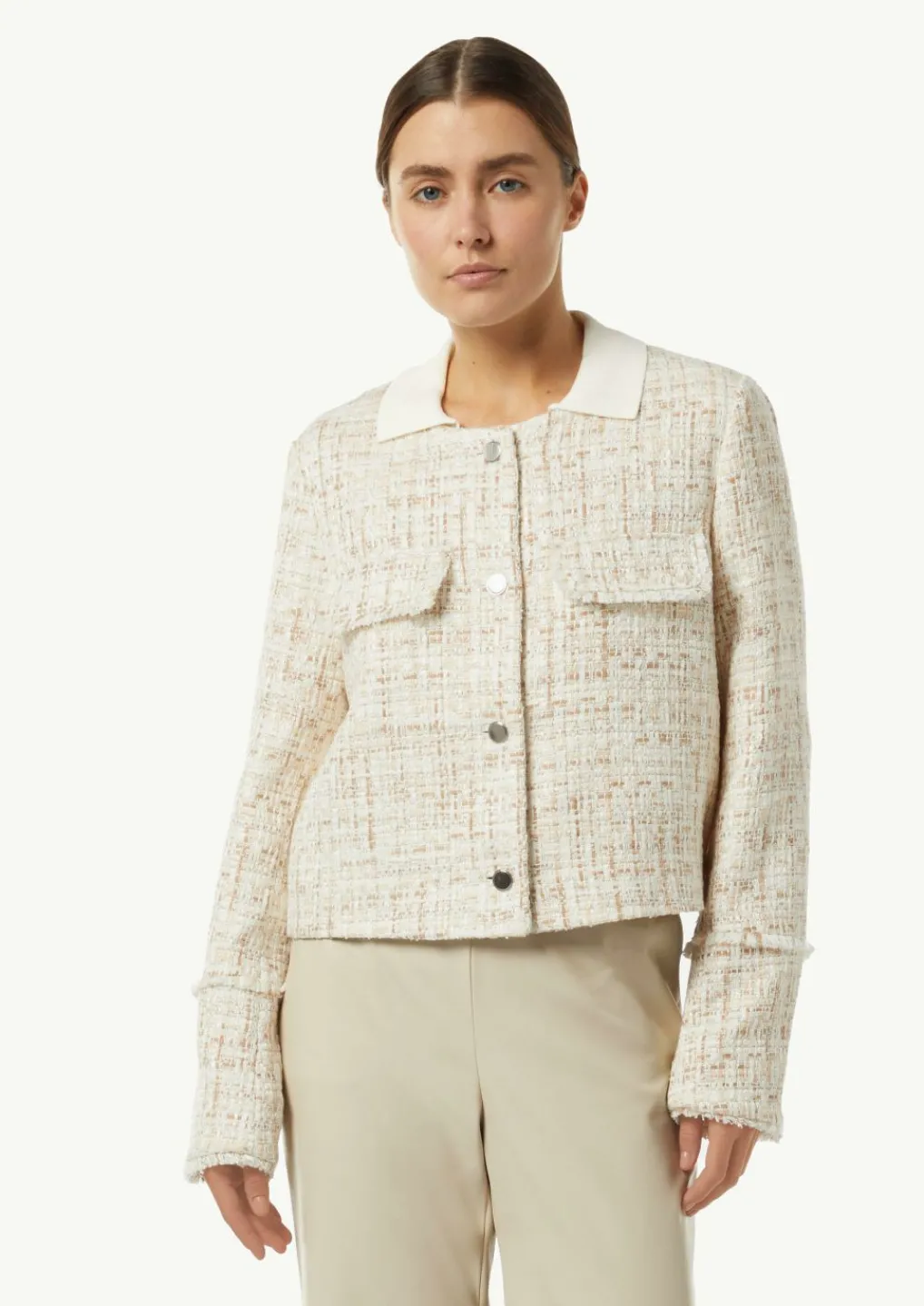 Kurze Boucléjacke mit Glitzergarn-Comma Hot