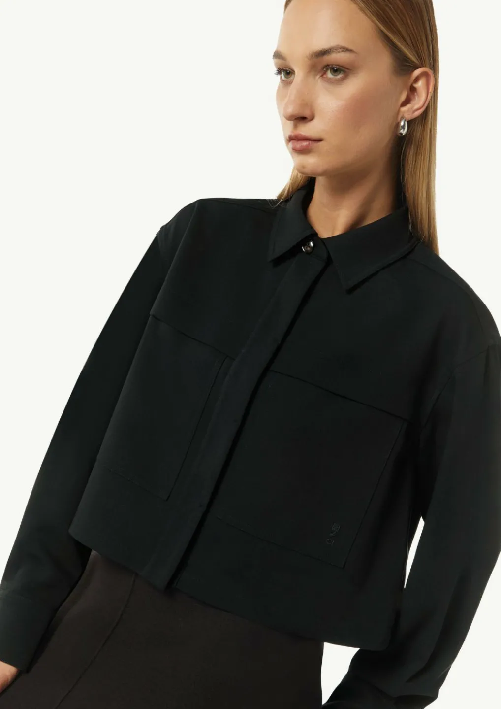 Kurze Jacke mit aufgesetzten Taschen-Comma Sale