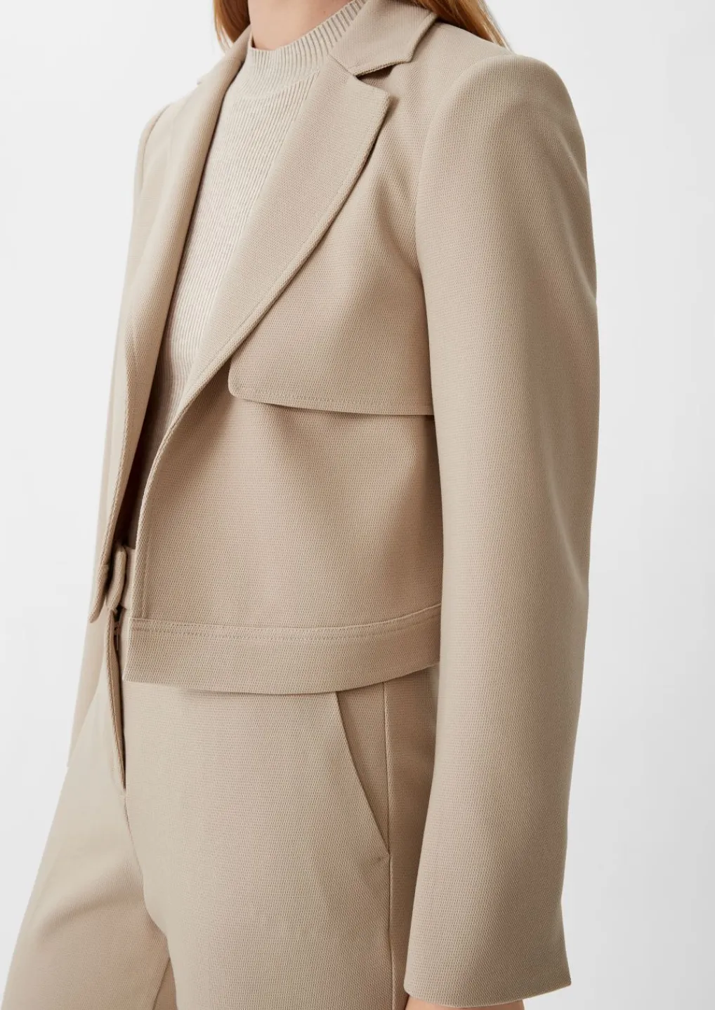 Kurzer Blazer aus Viskosemix-Comma New