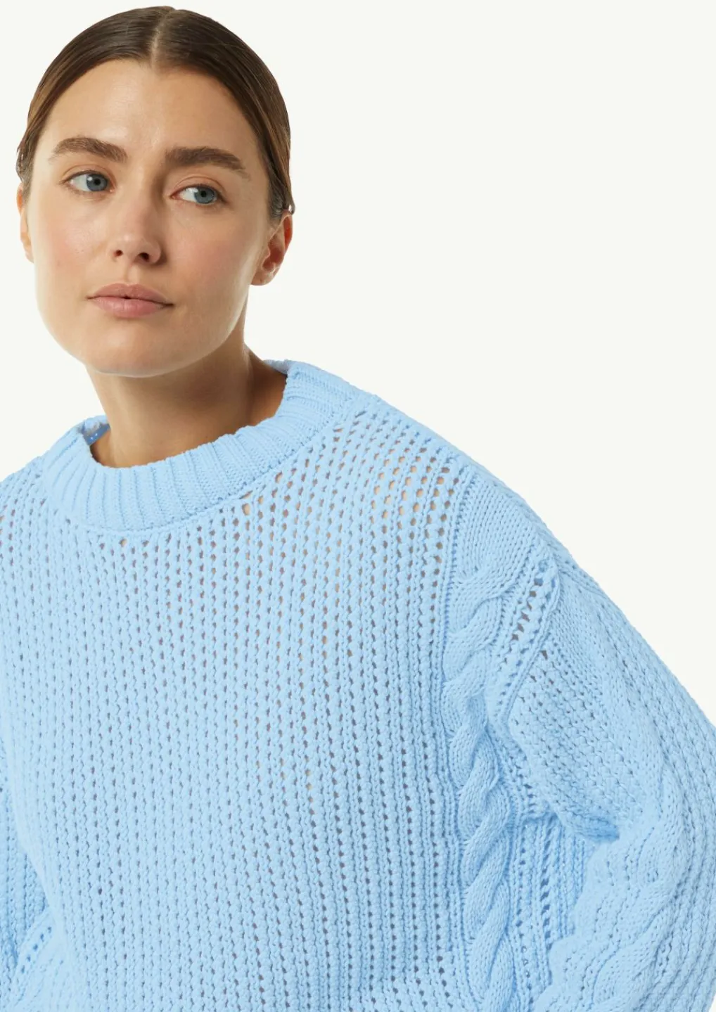 Kurzer Strickpullover mit Zopfmuster-Details-Comma Best