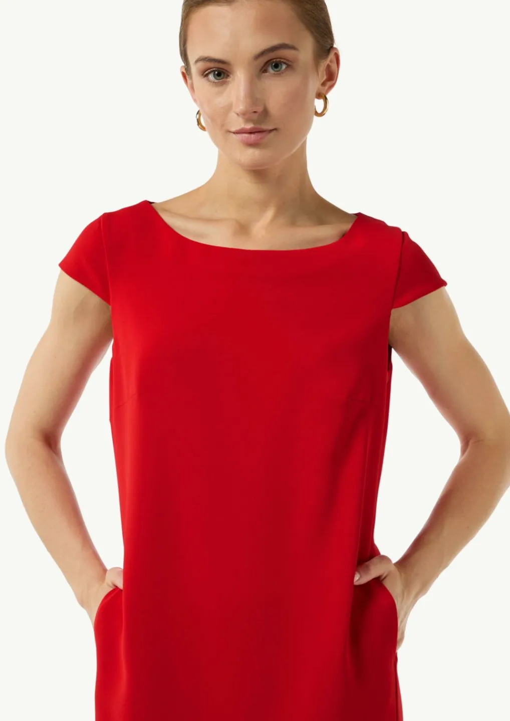 Kurzes Kleid aus Crêpe-Comma Best