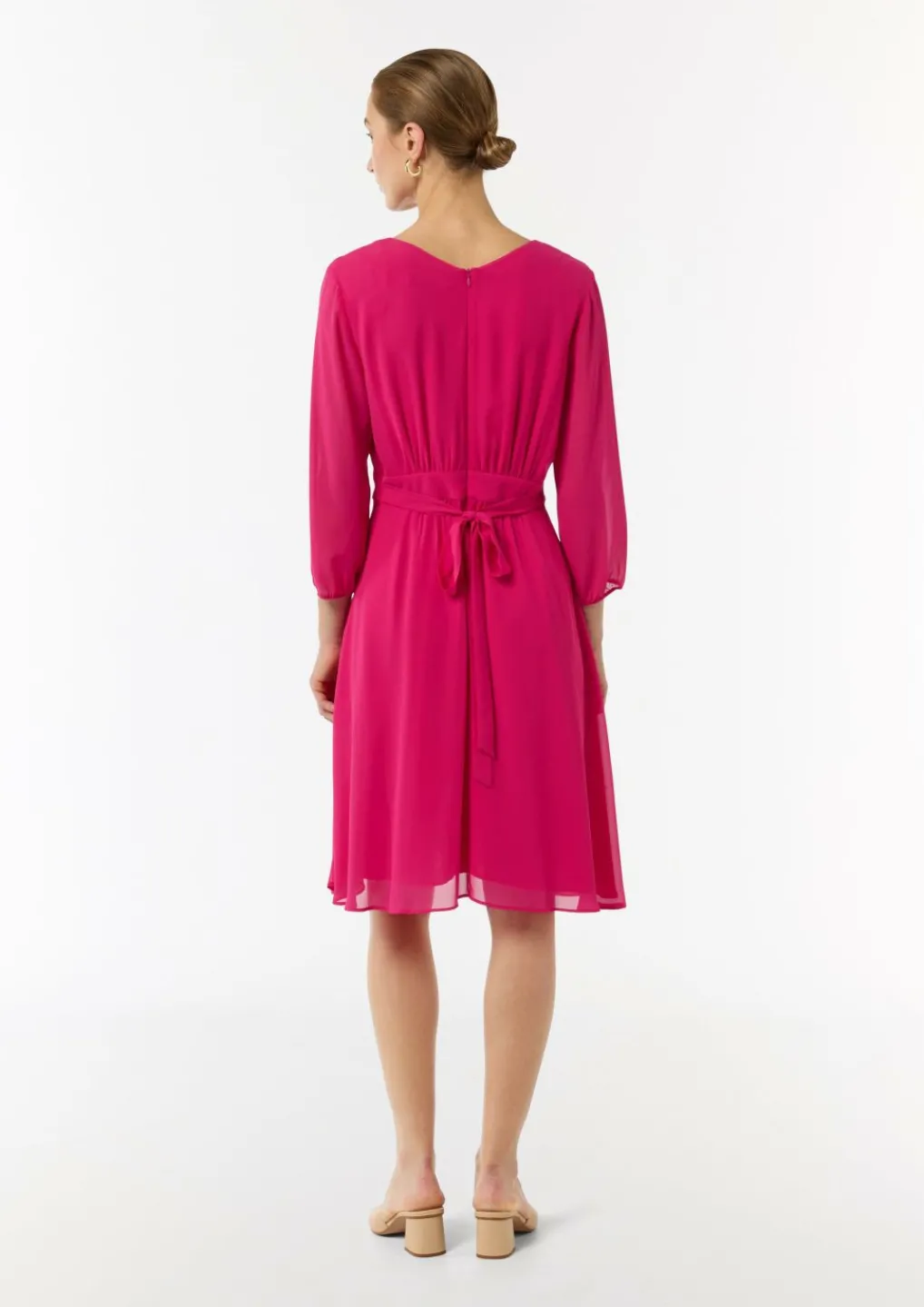Kurzes Kleid mit Bindegürtel-Comma Online