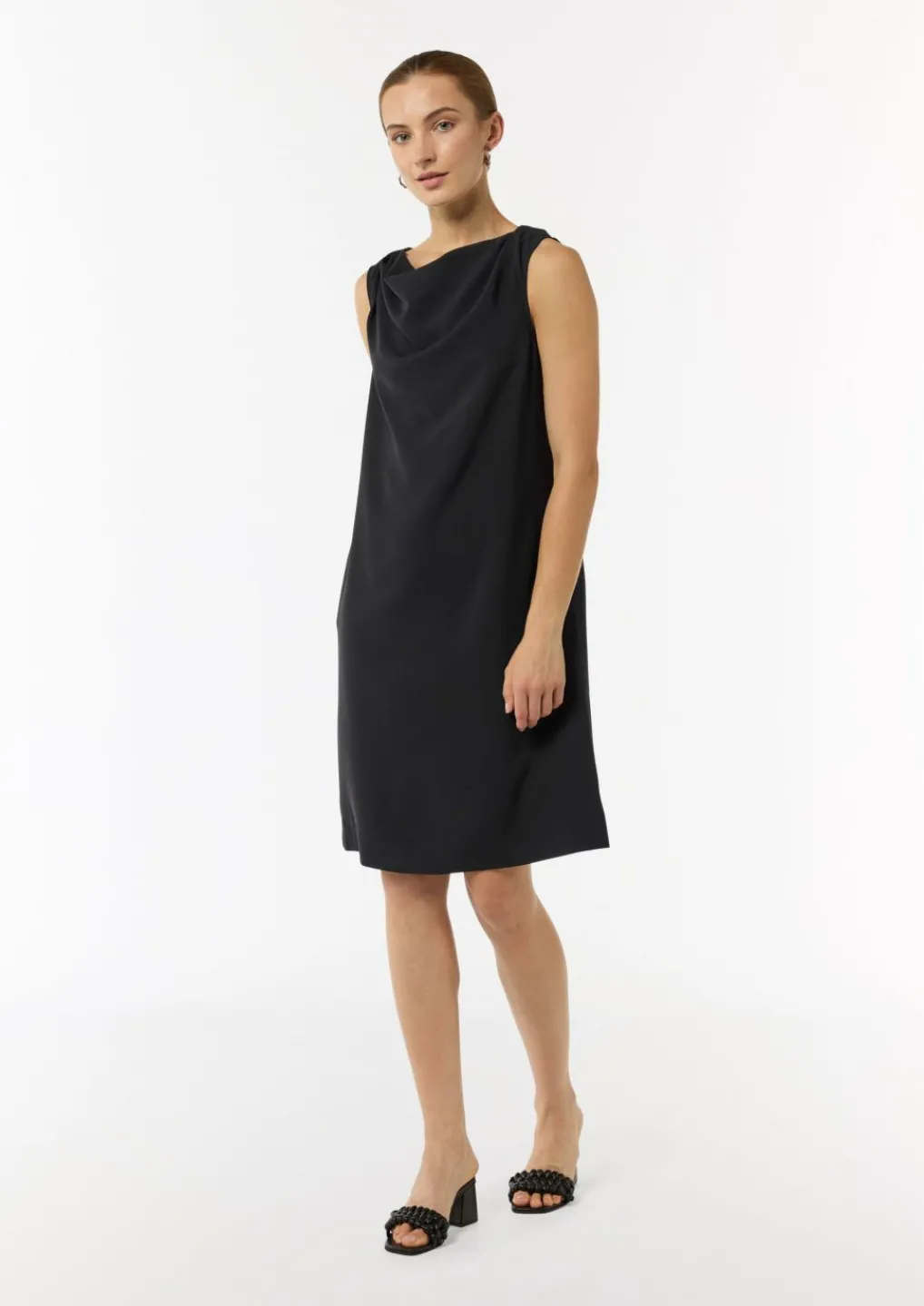 Kurzes Kleid mit Crêpestruktur-Comma Hot