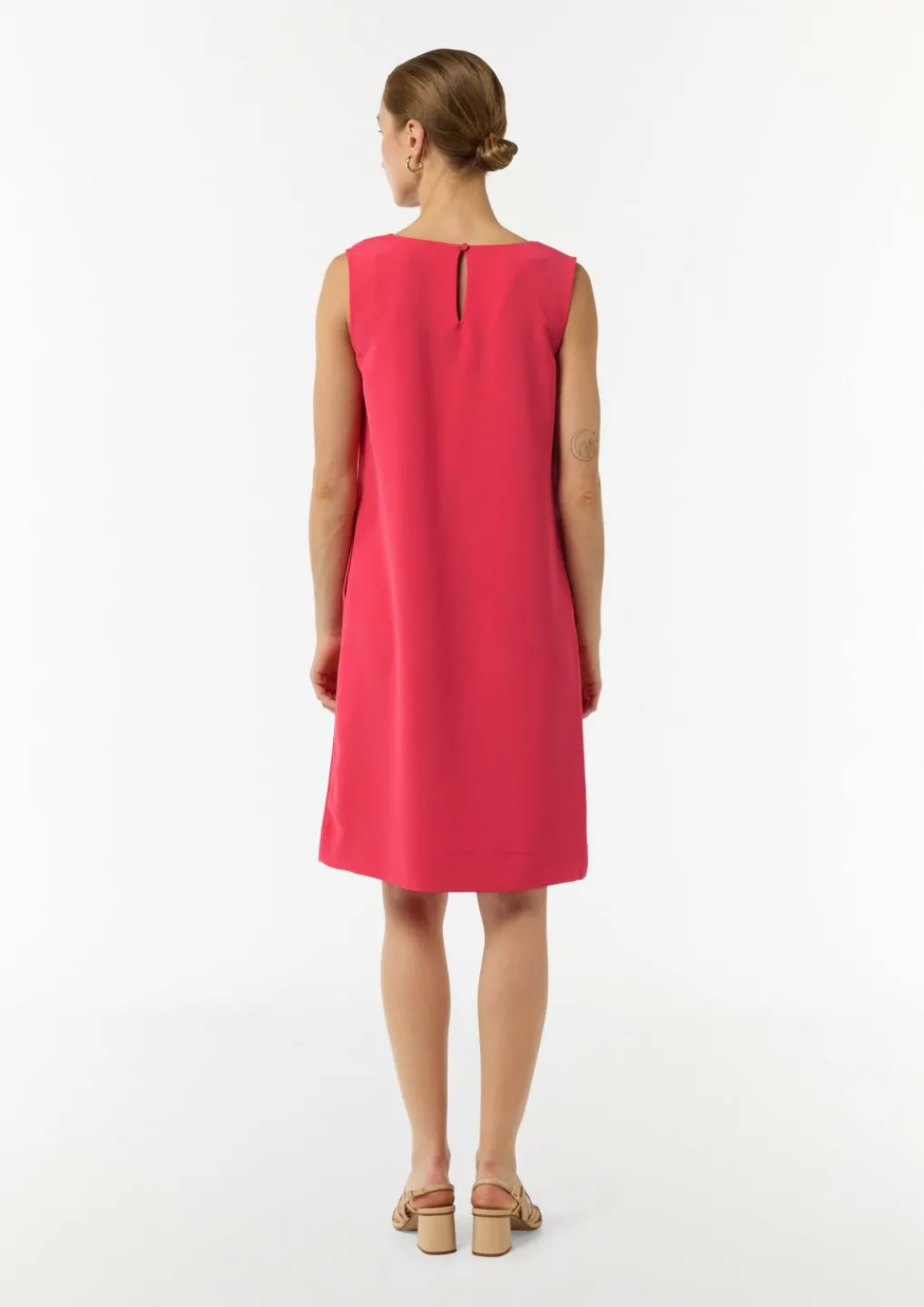 Kurzes Kleid mit Crêpestruktur-Comma Clearance