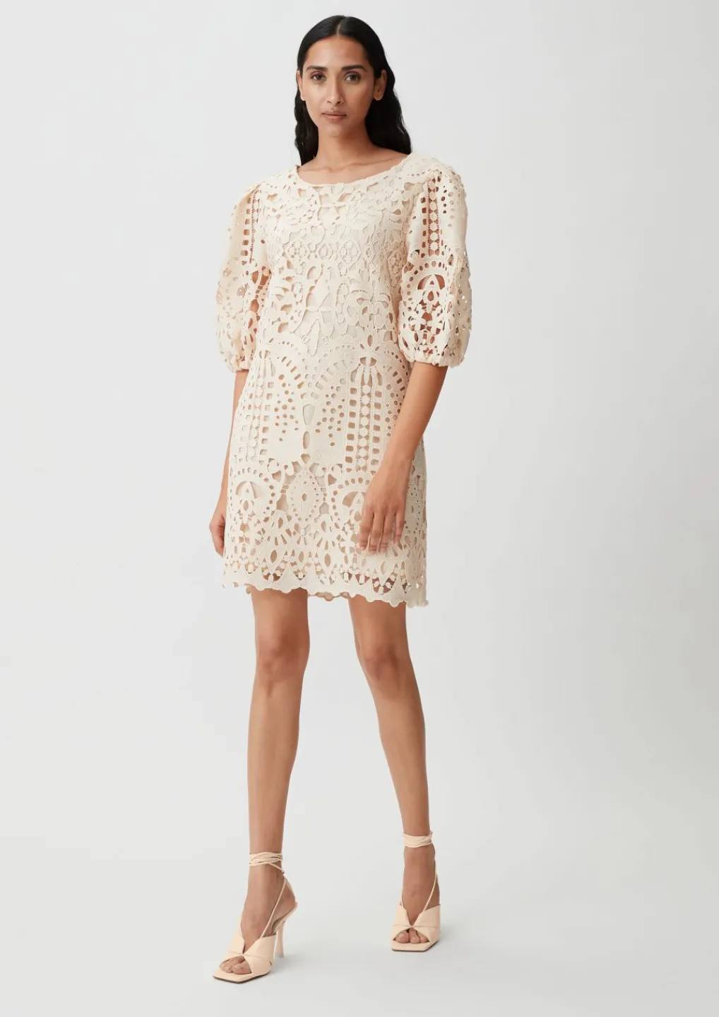 Kurzes Kleid mit Lochstickerei-Comma Sale