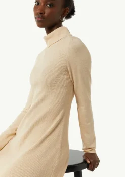 Kurzes Rippstrickkleid mit Turtleneck-Comma Sale