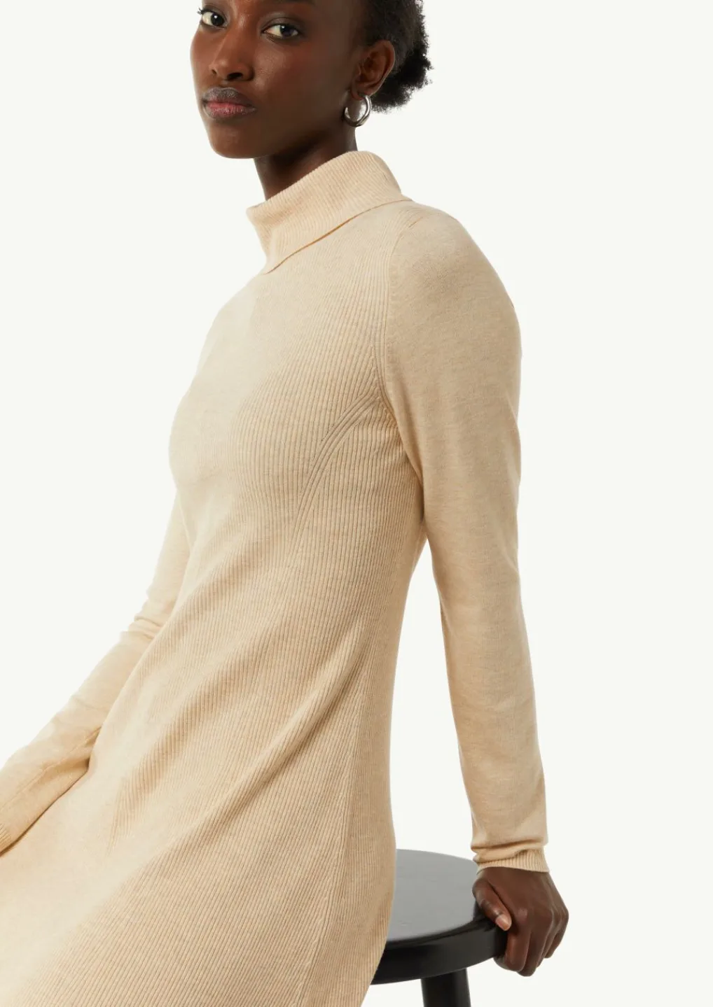 Kurzes Rippstrickkleid mit Turtleneck-Comma Sale